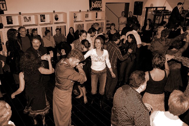 min 2006 12 16 beaune boogie 359 sepia